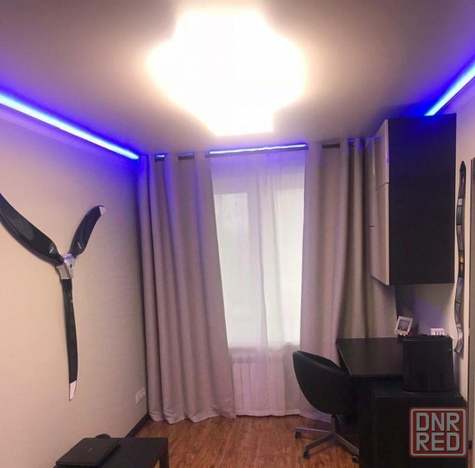 Сдается шикарная двухкомнатная квартира в Ворошиловском районе Донецка напротив Филармонии. Донецк - изображение 1