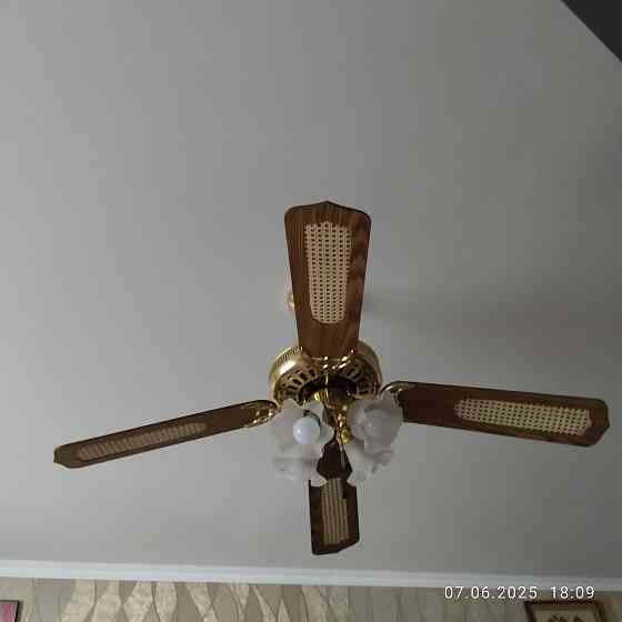 Продам люстру-вентилятор Макеевка