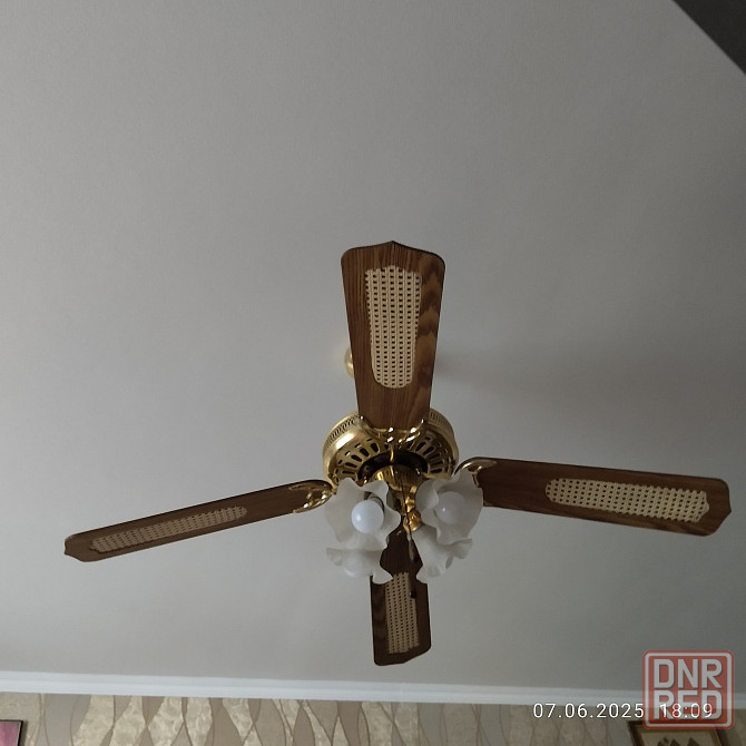 Продам люстру-вентилятор Макеевка - изображение 1