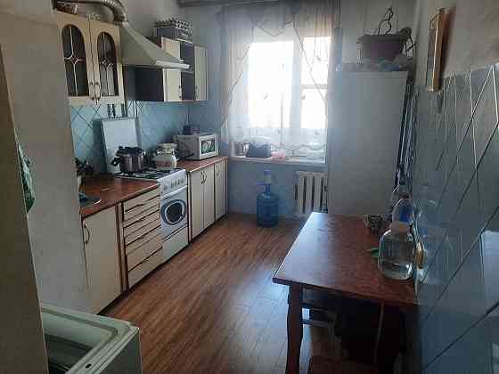 сдаётся трёхкомнатная квартира в кальмиусском районе мариуполя Мариуполь