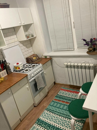 Сдаю двухкомнатную квартиру в городе Донецк,на третьем этаже девятиэтажного дома Донецк