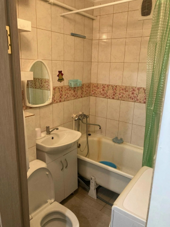 Сдаю двухкомнатную квартиру в городе Донецк,на третьем этаже девятиэтажного дома Донецк