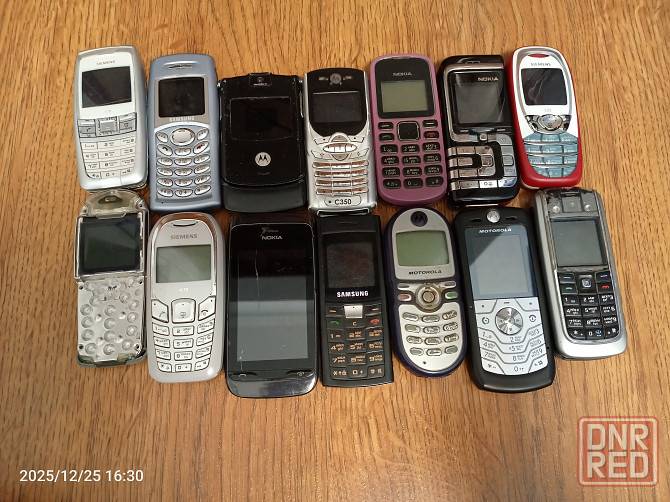 Лот кнопочных телефонов Макеевка - изображение 1