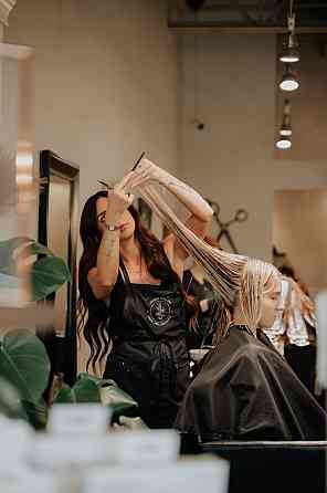 Вакансия Парикмахер универсал, мастер маникюра, бровист Донецк