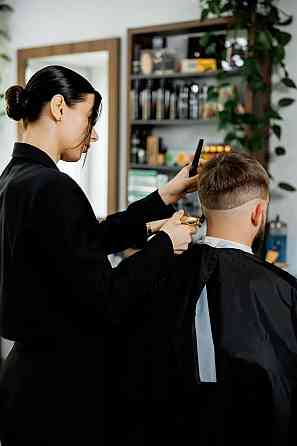 Вакансия Парикмахер универсал, мастер маникюра, бровист Донецк