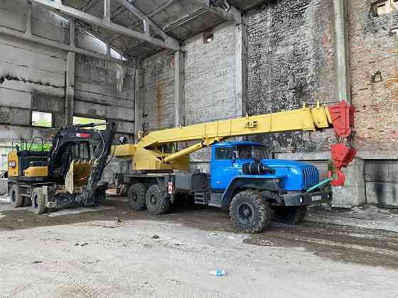 Требуеться водитель на автокран . Донецк