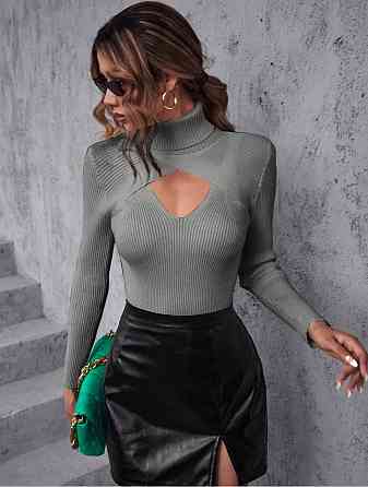 Водолазка с вырезом Донецк