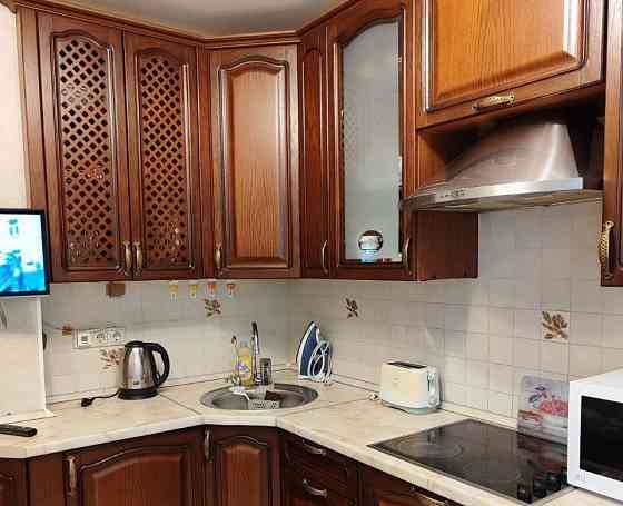 Сдаю однокомнатную квартиру в Калининском районе Донецка напротив Мед.Университета. Донецк