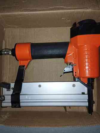 Пневматический нейлер (гвоздезабивной пистолет) Макеевка