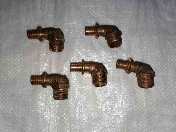 Уголок-переходник с наружной резьбой 16-r 1/2 rg + rehau (germany). Стаханов