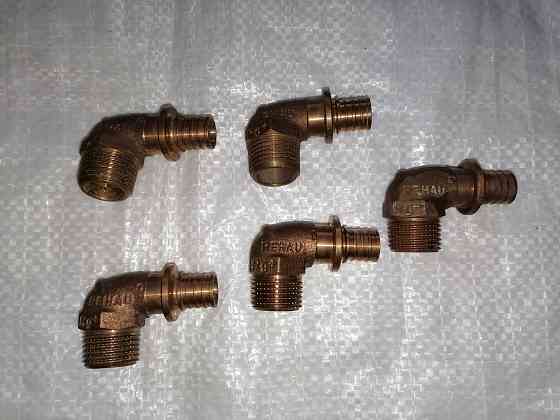 Уголок-переходник с наружной резьбой 16-r 1/2 rg + rehau (germany). Стаханов