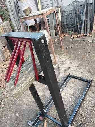 Металлический держатель дерева для распиливания дров Макеевка