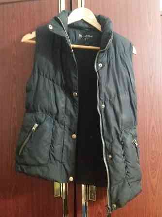 Продам жилет жилетку безрукавку р. 42-44 s Донецк