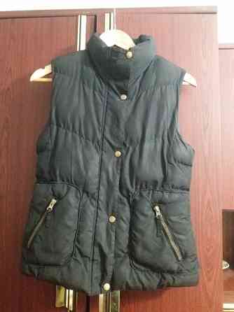 Продам жилет жилетку безрукавку р. 42-44 s Донецк
