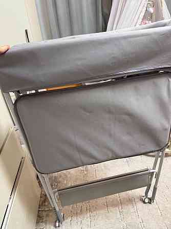 Продам столик для новорожденных Happy time незаменимый в идеальном состоянии Донецк