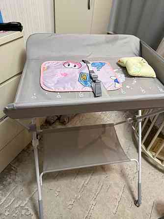 Продам столик для новорожденных Happy time незаменимый в идеальном состоянии Донецк