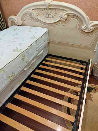 Продам двухспальную кровать б/у, 160х200 с матрасами Макеевка