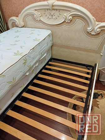 Продам двухспальную кровать б/у, 160х200 с матрасами Макеевка - изображение 4