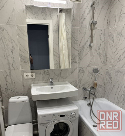 Сдаю однокомнатную квартиру в Ворошиловском районе Донецка. Ориентир: трц "Грин плаза" Донецк - изображение 4