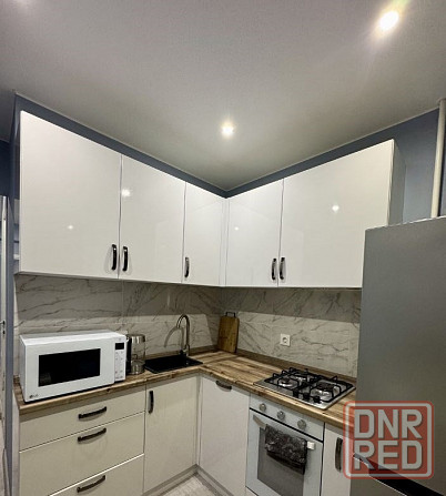 Сдаю однокомнатную квартиру в Ворошиловском районе Донецка. Ориентир: трц "Грин плаза" Донецк - изображение 1