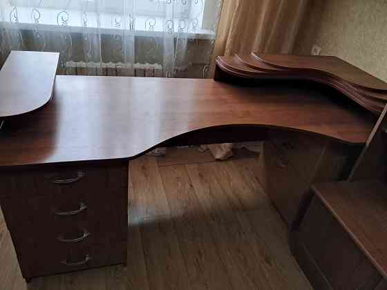 стол с ящиками в отличном состоянии Донецк