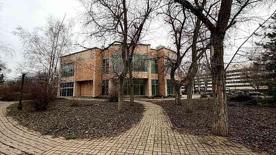 Предлагаем аренду престижное здание 3066,5 м², расположенное в самом сердце Донецка. Торговый центр! Донецк