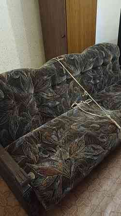Отдам диван Торез