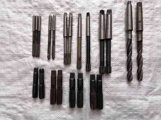 Метчики , развертки , сверла. 21 шт. новые. ссср. Стаханов