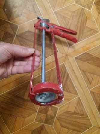 Продам монтажный пистолет для герметика пены Донецк