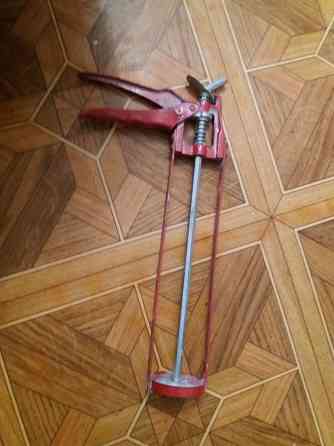 Продам монтажный пистолет для герметика пены Донецк