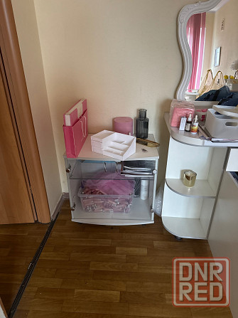 Тумбочка с двумя стеклянными распашными дверцами Донецк - изображение 1