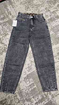 Джинсы 5 штук. 25-30 размеры Макеевка