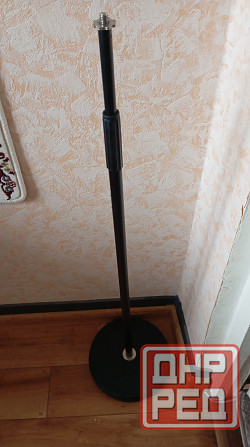 стойка для студийного микрофона с блином 2 м Макеевка - изображение 3