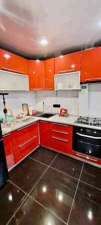 Продаётся 2 к квартира в Центральном районе по пр. Строителей,114. Мариуполь