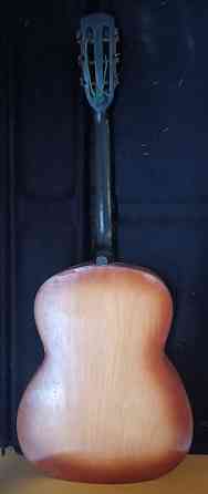 Продам 6 струнную гитару Донецк