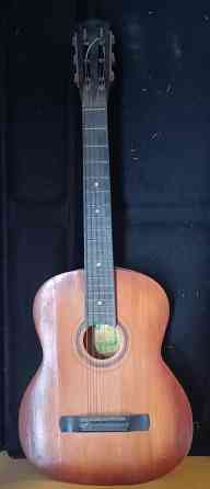 Продам 6 струнную гитару Донецк