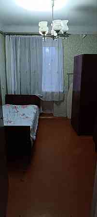 Продам трехкомнатную квартиру Зугрэс