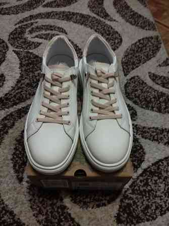 Продам новые кожаные мокасины 39р , по стельке 25,5см Донецк