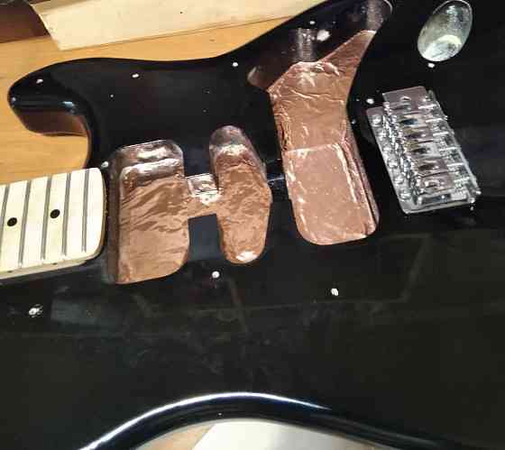 Комплект электрогитары, готов к игре! Ясиноватая