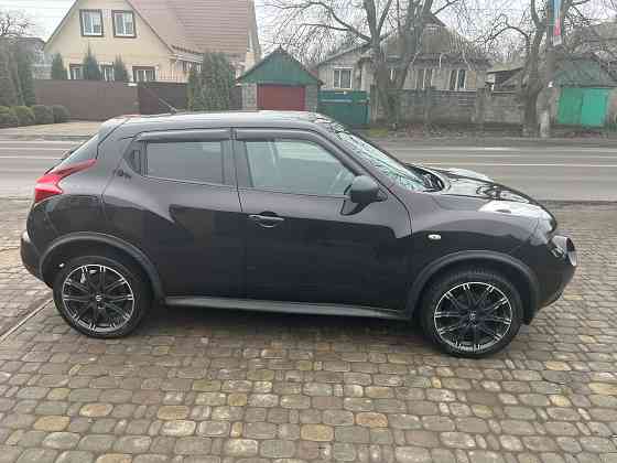 Nissan Juke. Год 2014. Двигатель 1.6. Коробка автомат. Пробег 215т. Цвет баклажан. Харцызск