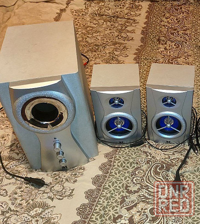 Продам колонки для компьютера акустика 2.1 Макеевка - изображение 1