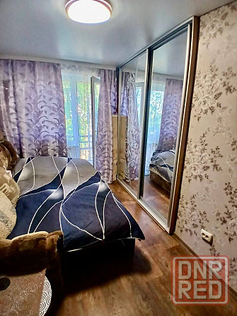 Продается 1 комнатная квартира гостинного типа в Ильичевском районе г. Мариуполя. Мариуполь - изображение 2