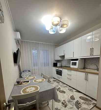 Сдаю двухкомнатную квартиру в Ворошиловском районе Донецка, по адресу: Школьный Бульвар 21. Донецк