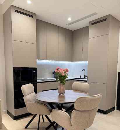 Сдаю двухкомнатную квартиру в Ворошиловском районе Донецка напротив обл.Администрации. Донецк