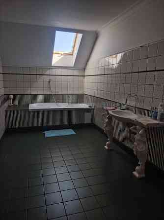 Продаю большой дом- усадьбу в Ленинском районе. Донецк