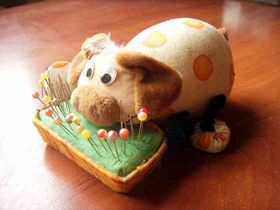 Подушечка с иголками и булавками Донецк