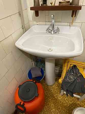 Умывальник керамический Донецк