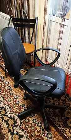 Компьютерное кресло. кожа. Донецк