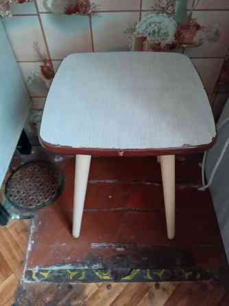 продам 4 кухонные табуретки Донецк
