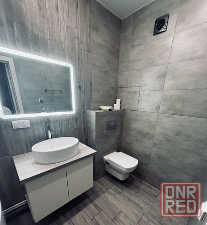 Сдаю двухкомнатную квартиру в Ленинском районе Донецка по адресу: улица Луговцова, 1 Донецк - изображение 1